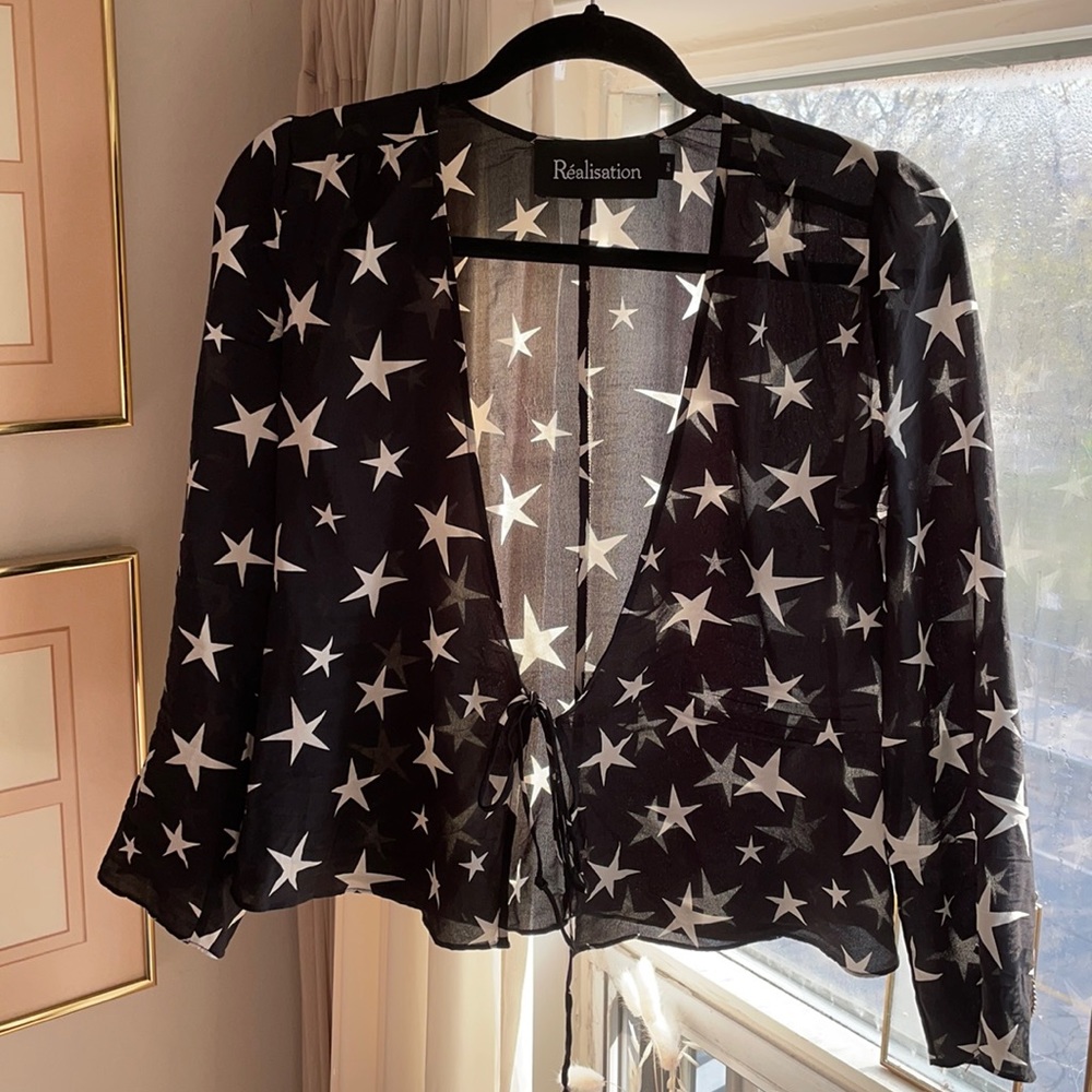 Realisation Par Bianca Top in “Starstruck”